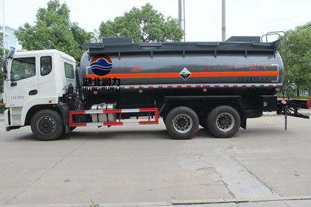 新疆東風(fēng)15方鹽酸運(yùn)輸車 安全高效的危險(xiǎn)品轉(zhuǎn)運(yùn)解決方案